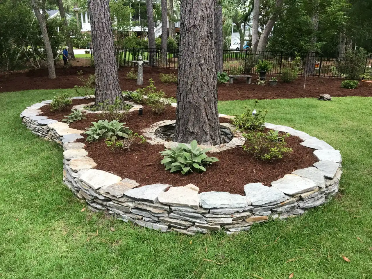 MULCH & PINE STRAW