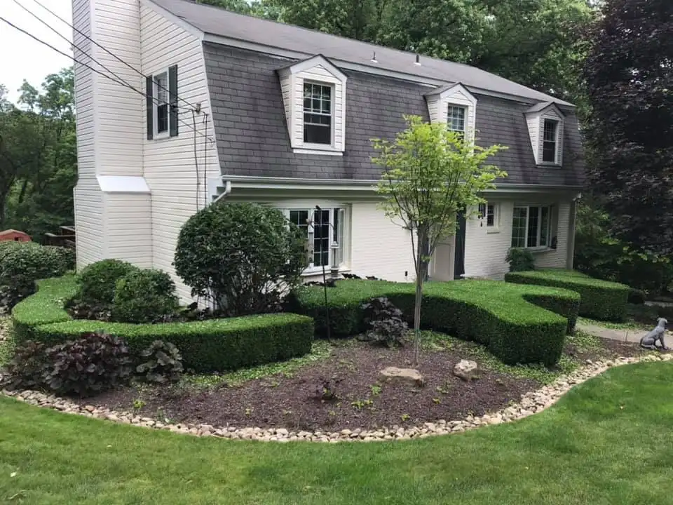 MOWING & PRUNING