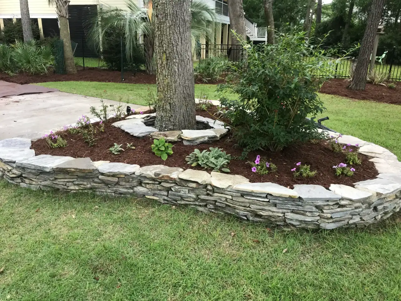 MULCH & PINE STRAW