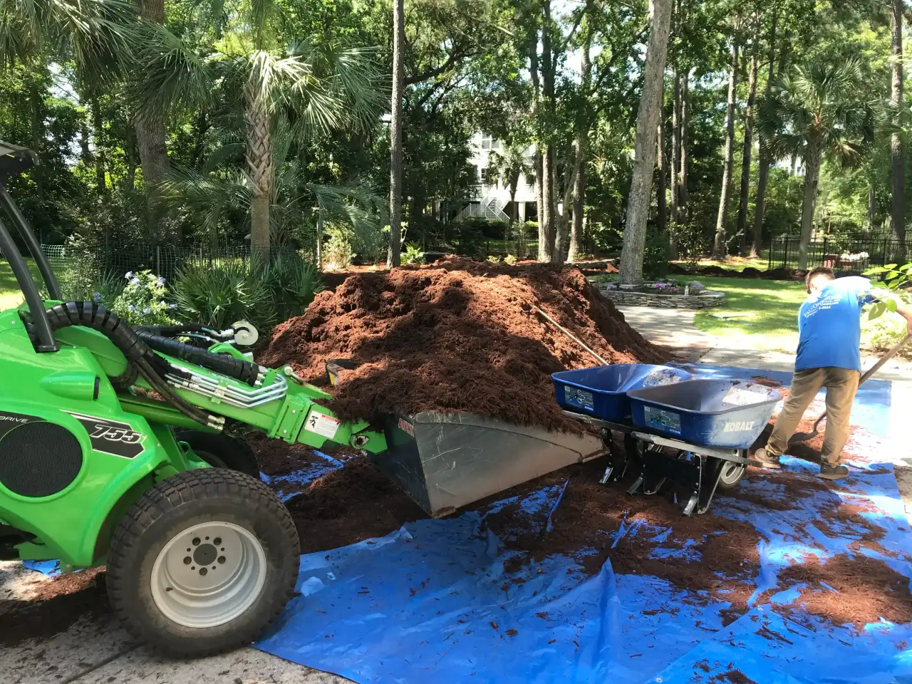 MULCH & PINE STRAW
